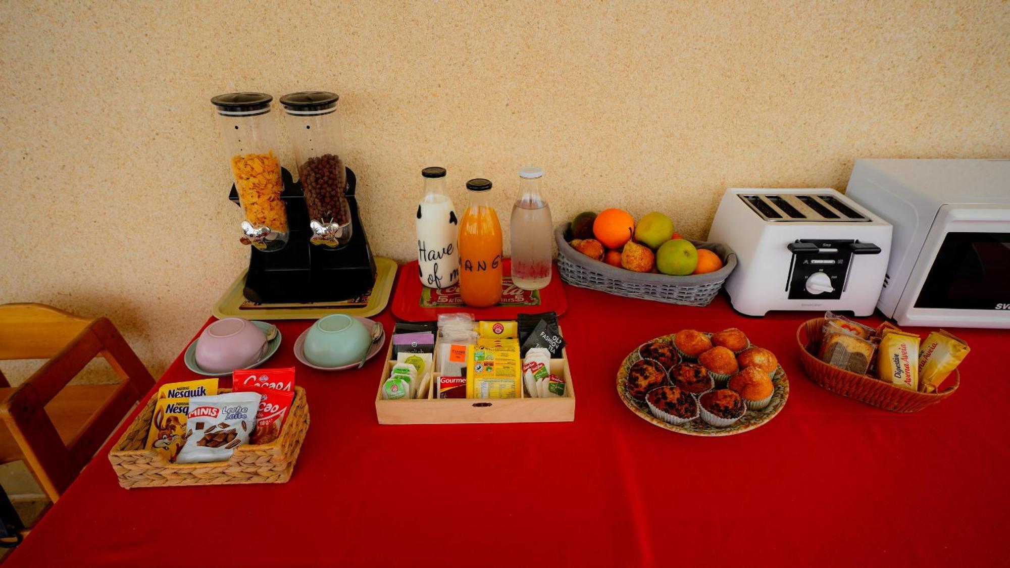 La Casa De Mima Bed & Breakfast กูเบเยส ภายนอก รูปภาพ