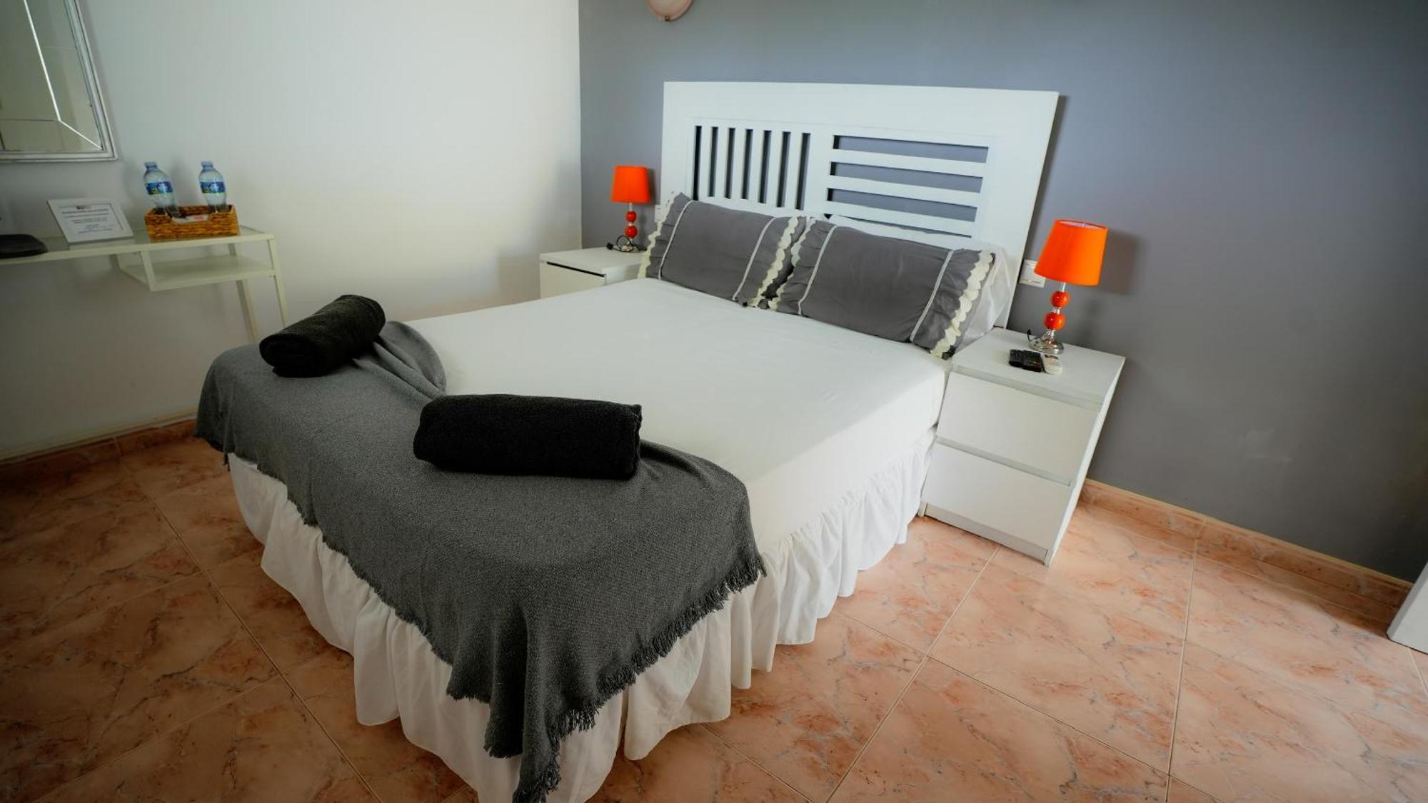 La Casa De Mima Bed & Breakfast กูเบเยส ห้อง รูปภาพ