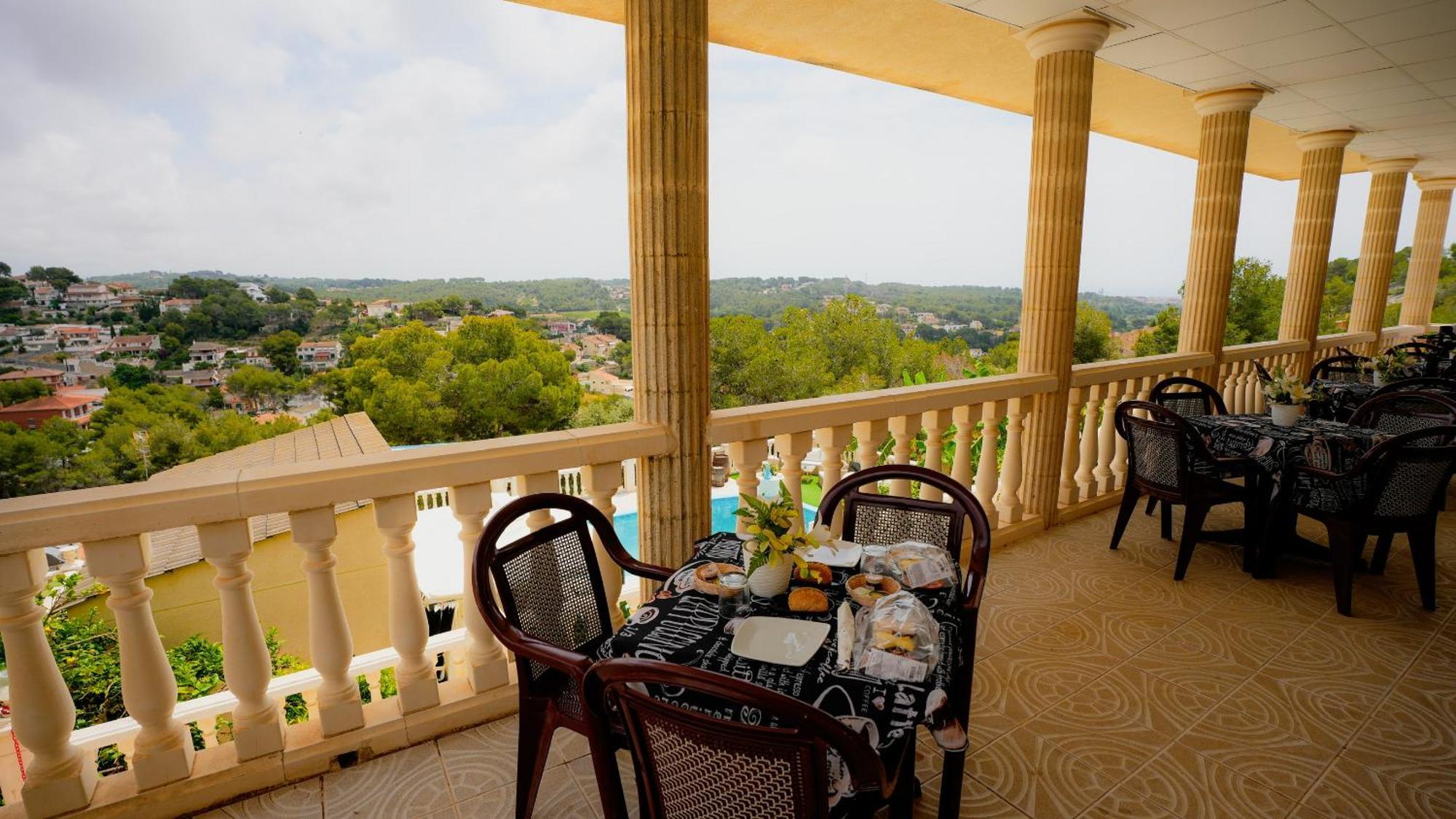 La Casa De Mima Bed & Breakfast กูเบเยส ภายนอก รูปภาพ
